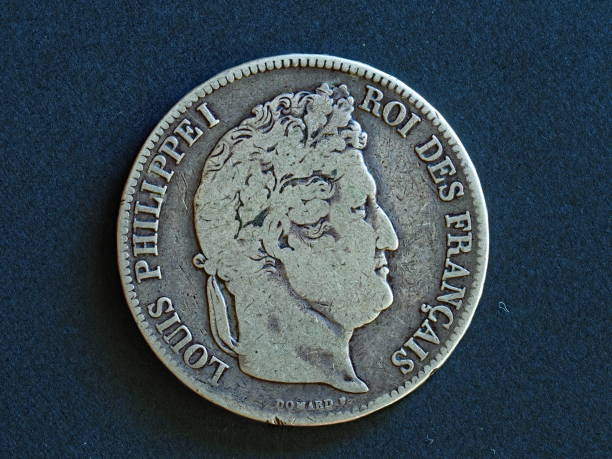 stara francuska srebrna moneta 1834, 5 franków - france currency macro french coin zdjęcia i obrazy z banku zdjęć