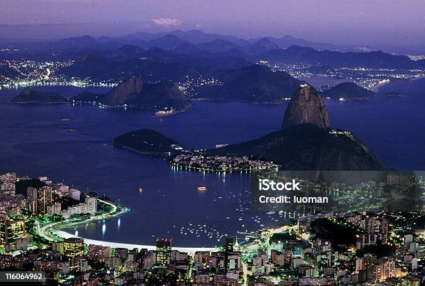 Photo libre de droit de Pain De Sucre Montagne À Rio De Janeiro banque d'images et plus d'images libres de droit de Avenue - Avenue, Baie - Eau, Baie de Guanabara