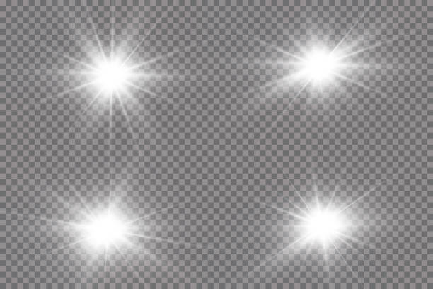 ilustrações, clipart, desenhos animados e ícones de a luz de incandescência branca explode em um fundo transparente. com ray. sol de brilho transparente, flash brilhante. o centro de um flash brilhante. - backgrounds sunbeam horizontal spring