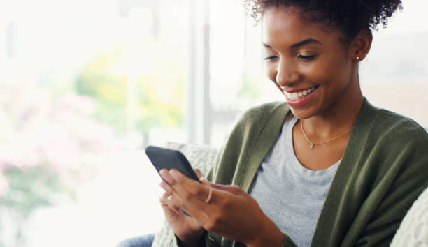istock Keeping up to date with social media 1160753565