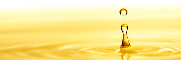 istock Pure Golden Oil 1160793456