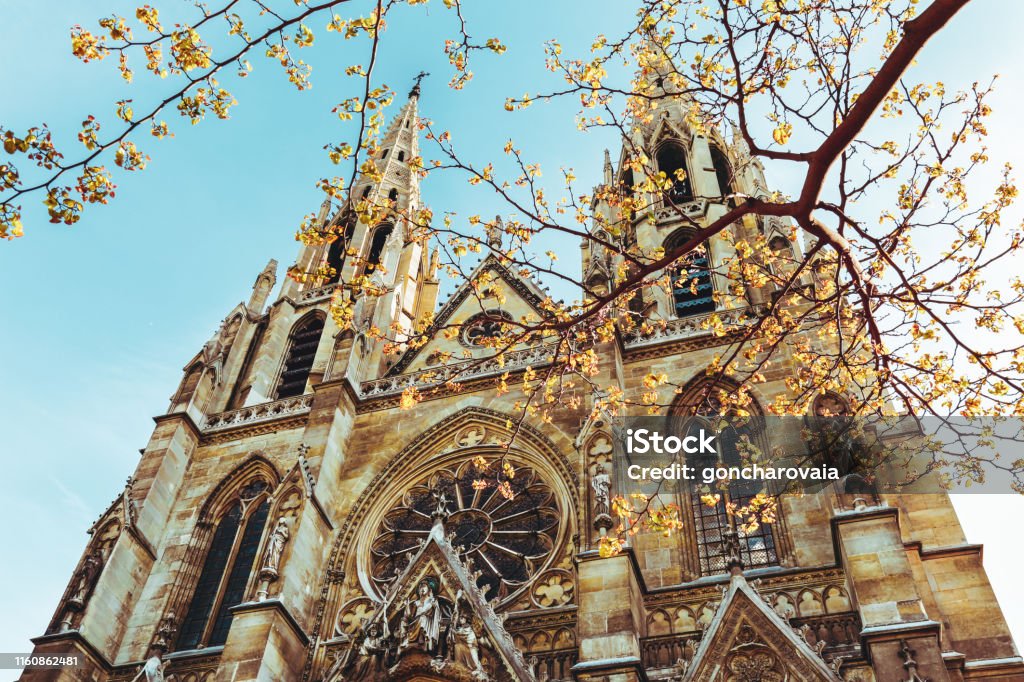 La Basílica De Santa Clotilde París Francia Foto de stock y más banco de  imágenes de Iglesia - Iglesia, Francia, Aire libre - iStock