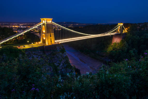 клифтон подвесной мост в бристоле, великобритания - bristol england county of bristol clifton suspension bridge bridge стоковые фото и изображения