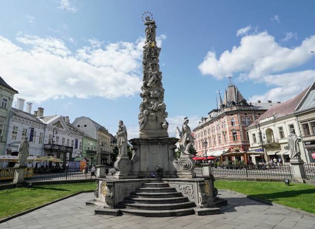 skulptur immaculata in kosice - immaculata stock-fotos und bilder