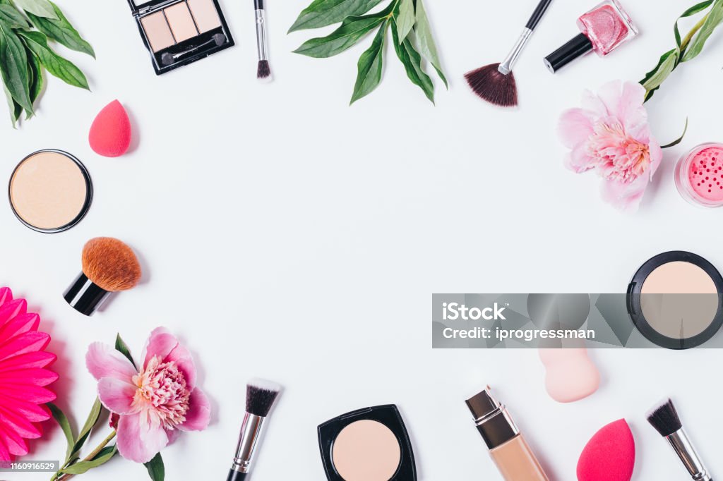 Maquillaje Fondo De Polvo Facial Foto de stock y más banco de imágenes de  Accesorio personal - Accesorio personal, Aplicar, Beige - iStock