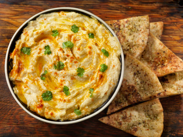 Roasted Garlic Hummus with Pita Chips