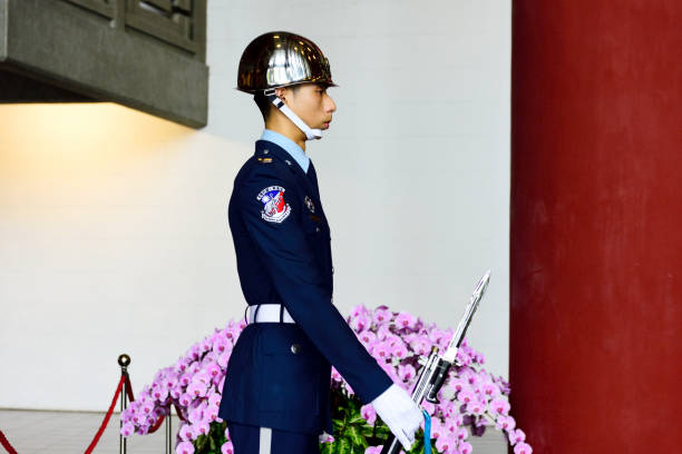 Taiwan,Taibei,Sun Yat-sen Memorial Hall.The honor guards of the army,navy and air force are on guard every day.Taiwan's army,navy and air force take turns on duty.The shift changing ceremony will be held every hour on the hour from 9 to 17 every day.To visit Taiwan, this has become a famous landscape.