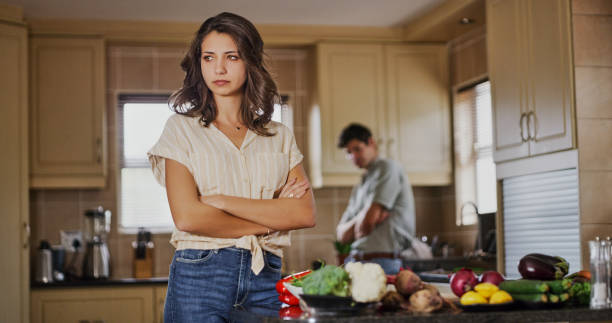 perché dovrei cucinare per qualcuno che critica sempre il mio cibo! - relationship difficulties immagine foto e immagini stock