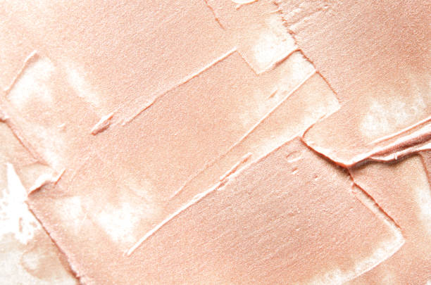 strisci beige di evidenziatore schiacciato o luminante. - immagine - cheek color foto e immagini stock