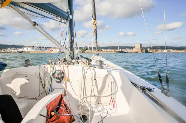 belfast lough sailability wprowadza na rynek trzy nowe jachty. - clear sky water sports and fitness yacht zdjęcia i obrazy z banku zdjęć