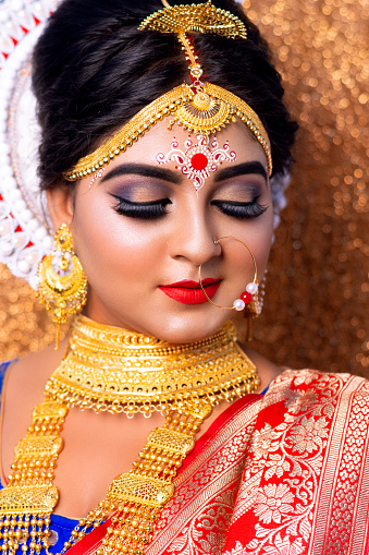 Portrait Of A Bengali Bride Or Indian Bride Stock Photo - Download Image  Now - Bride, West Bengal, Adult - iStock