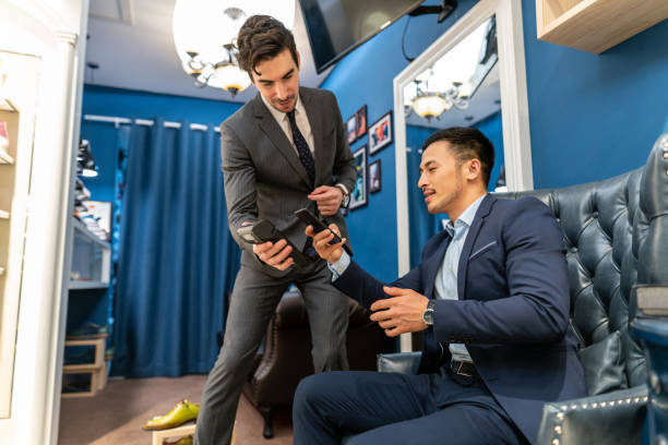 istock Contactless payment ins shoe store 1161197336