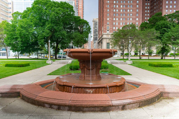 ミシガン・アベニューに面したシカゴのグラントパークの噴水の長時間露光画像 - grounds city life park grant park ストックフォトと画像