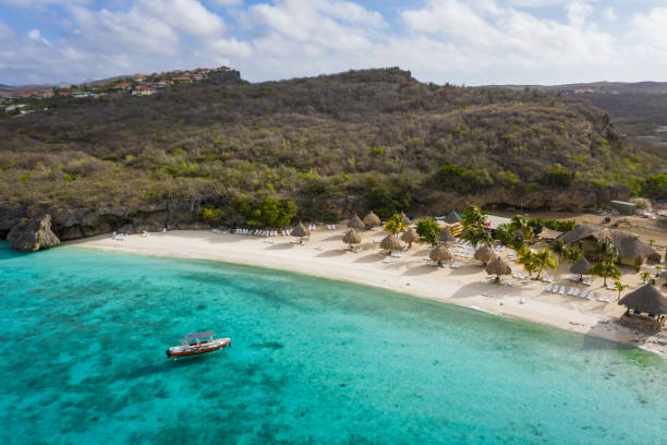 キュラソー/カリブ海/オランダ領の西側にあるエリアcas abaoビーチの空中ビュー - beach sea landscape curacao ストックフォトと画像