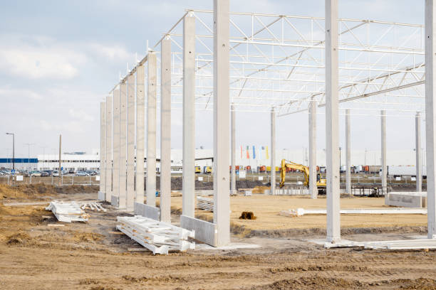 istock Concrete poles for the construction of the warehouse. 1161245467