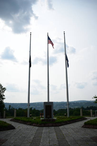 istock Memorial on the hudson 1161295635