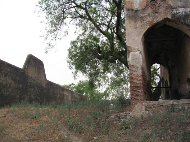 istock Old well in old indian fortress 1161311245