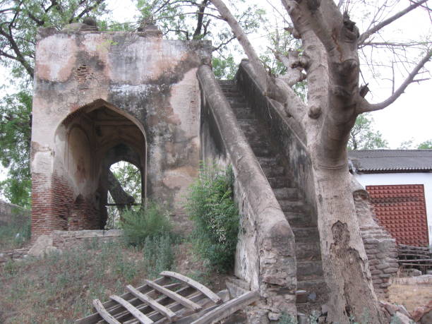istock Old well in old indian fortress 1161311248