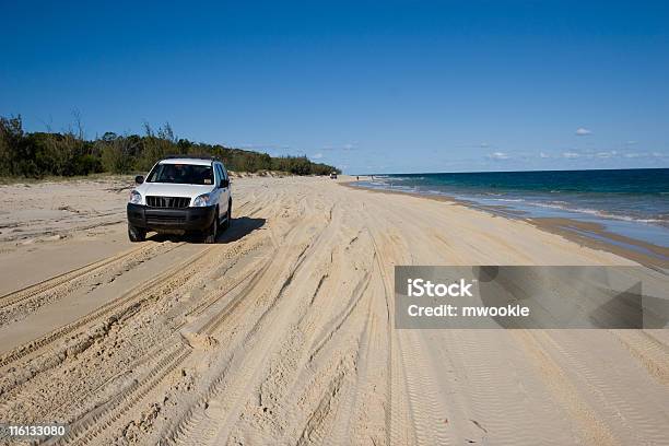 Foto de Dirigindo Na Praia e mais fotos de stock de Austrália - Austrália, Carro, Dirigir