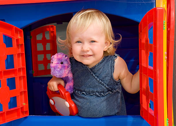 istock little girl's house 116133288