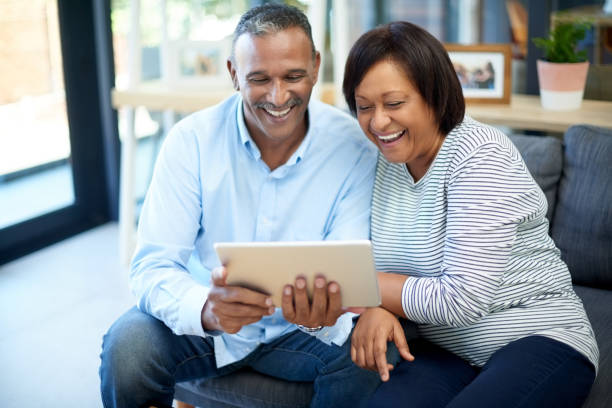 istock You'll always find something to laugh about online 1161353612