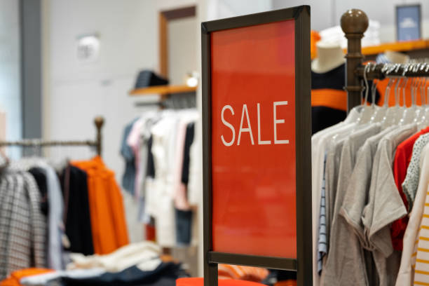 istock sign with advertising discounts in store 1161356563
