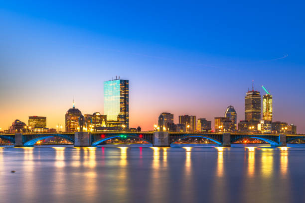 boston, massachusetts, usa downtown cityscape - boston sunset city bridge imagens e fotografias de stock