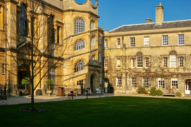 istock Oxford University Hertford College quad 1161400729