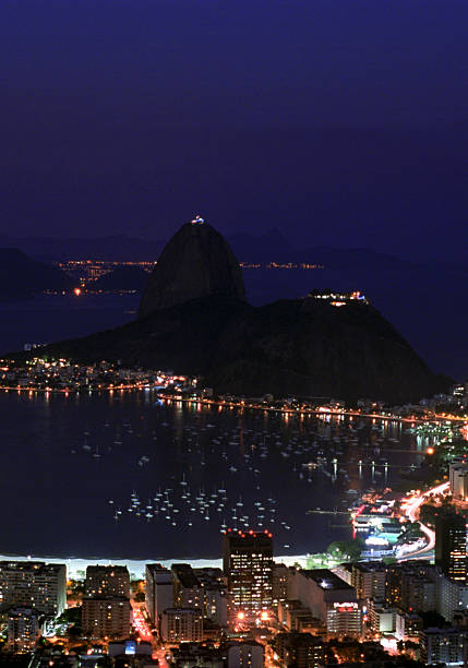 pão de açúcar e botafogo praia - rio de janeiro guanabara bay residential structure urca - fotografias e filmes do acervo