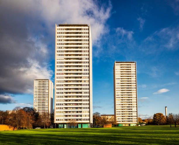 bloques de torres de glasgow - the bigger picture refrán en inglés fotografías e imágenes de stock