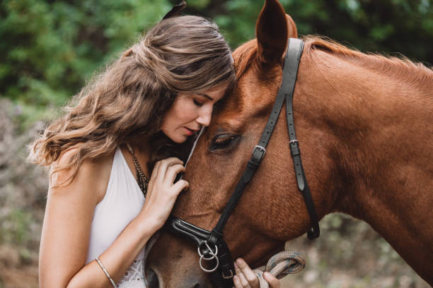 istock She's got a friend for love 1161416734