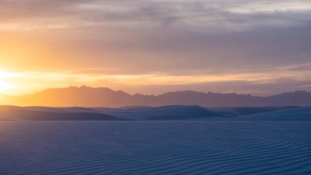 monumento nacional de arenas blancas - white sands national monument fotografías e imágenes de stock