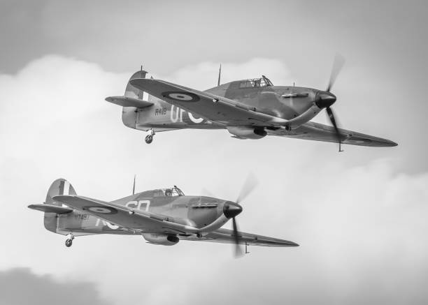 hawker ураган второй мировой войны истребитель - черный и белый - hawker hurricane стоковые фото и изображения