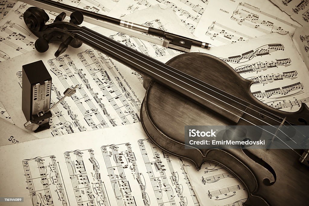 バイオリンを演奏 - バイオリンのロイヤリティフリーストックフォト