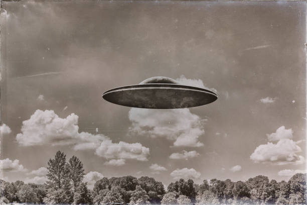 latający spodek - vintage ufo zdjęcia i obrazy z banku zdjęć