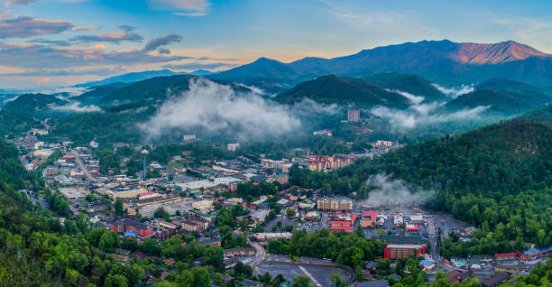 Gatlinburg, Tennessee, USA Downtown Skyline Aerial Gatlinburg, Tennessee, USA Downtown Skyline Aerial. gatlinburg stock pictures, royalty-free photos & images