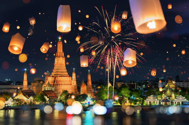 istock Temple of dawn (wat arun) 1161529148