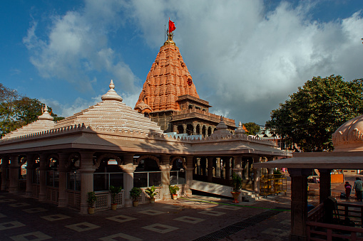 17 Feb 2005 Exterior view of Mahakaleshwar Temple, Ujjain, Madhya Pradesh, India, Asia