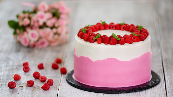 Cake with fresh raspberry and mint.
