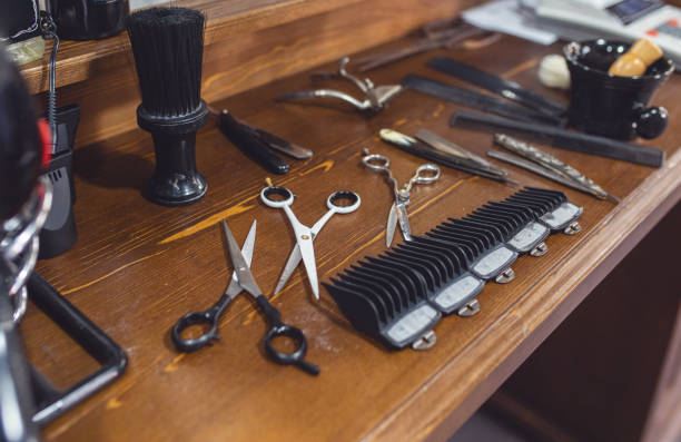 hairdresser and barber's tools - human hair retro revival old fashioned beauty imagens e fotografias de stock