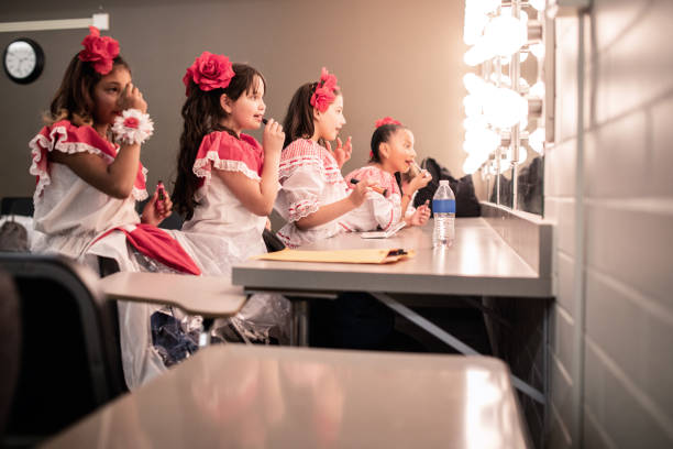 istock Colombian Traditional Dance Group 1161639443