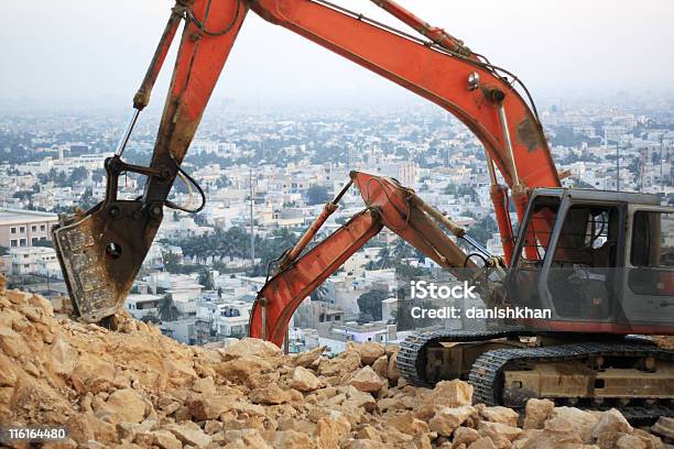 Digger - Fotografie stock e altre immagini di Ambientazione esterna - Ambientazione esterna, Aspirazione, Attitudine