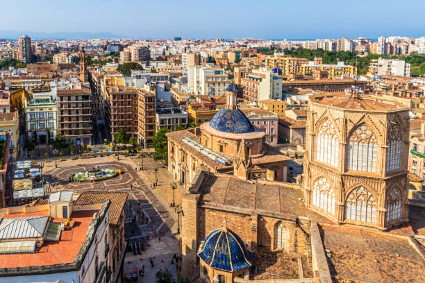 view of the cathedral santa maria of valencia, spain - valencia cathedral imagens e fotografias de stock