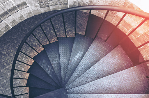 Tangga Baja Spiral: Jenis-Jenis dan Fungsi yang Perlu Diketahui