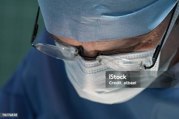 Хирург — стоковые фотографии и другие картинки Вскрытие - Вскрытие, Врач, Защитная маска