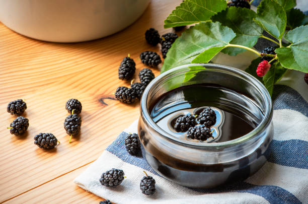 turkish mulberry jam pekmez - nobody maple tree deciduous tree tree imagens e fotografias de stock