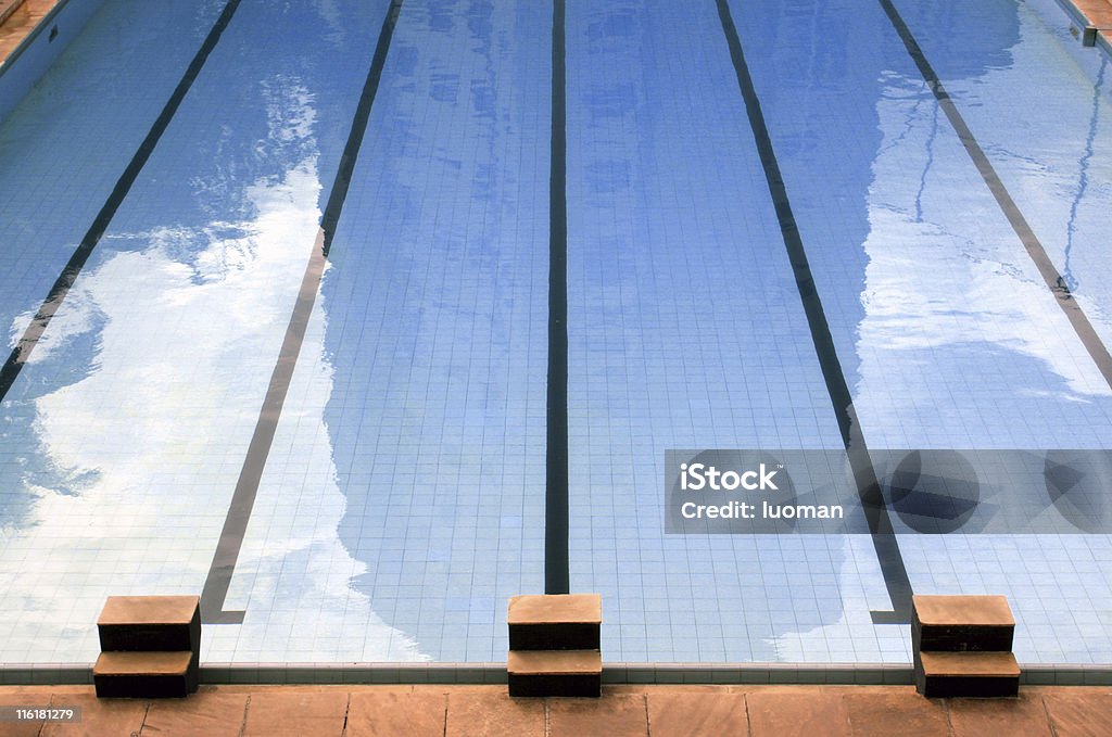 Piscina esterna - Foto stock royalty-free di Indicatore di corsia