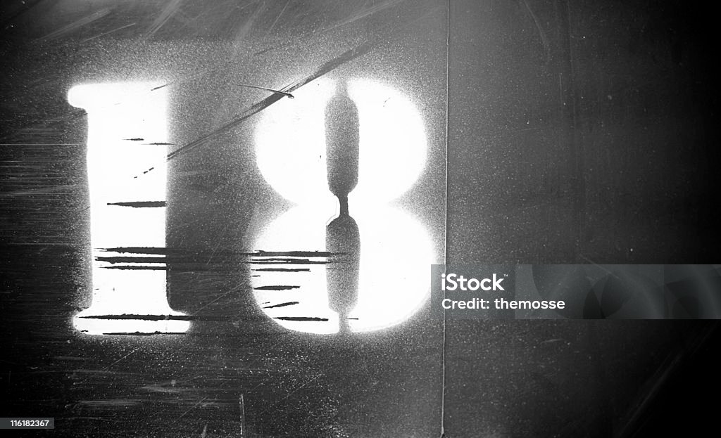 Stenciled branco Grunge 18 sobre preto Bin - Royalty-free 18-19 Anos Foto de stock
