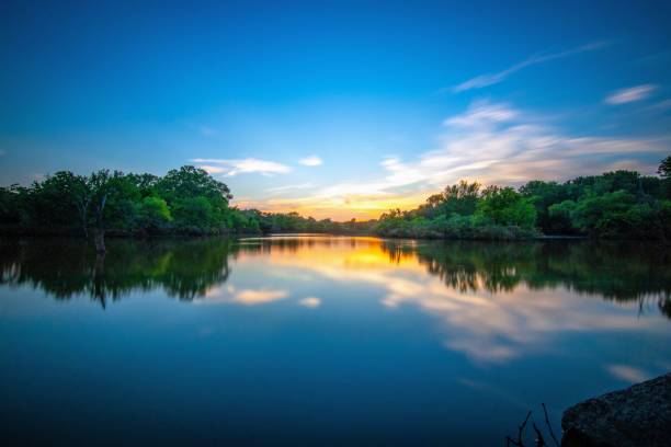 istock Sunrise at the lake 1161835642
