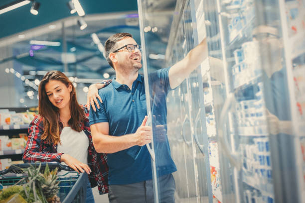 istock A happy couple in a grocery store 1161855148